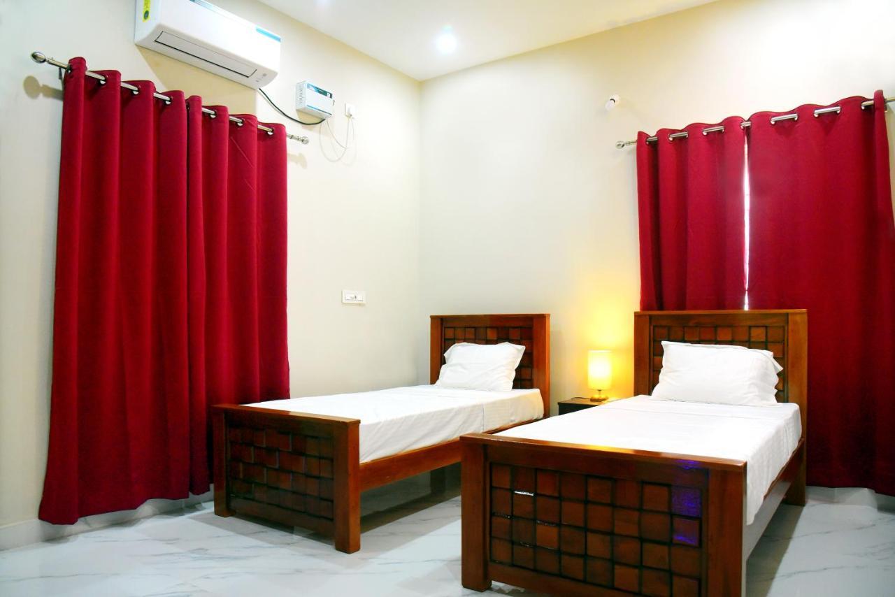 Sri Apartment 2Bhk For Familys Couples Parking A2 ปอนดิเชอรี ภายนอก รูปภาพ