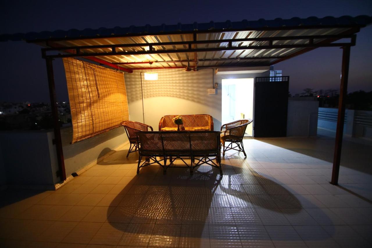 Sri Apartment 2Bhk For Familys Couples Parking A2 ปอนดิเชอรี ภายนอก รูปภาพ